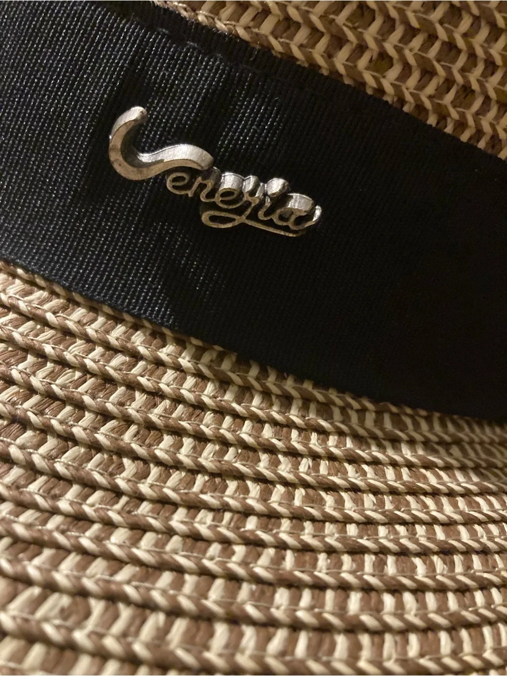 Laguna Trading 100% paper hat for ladies
